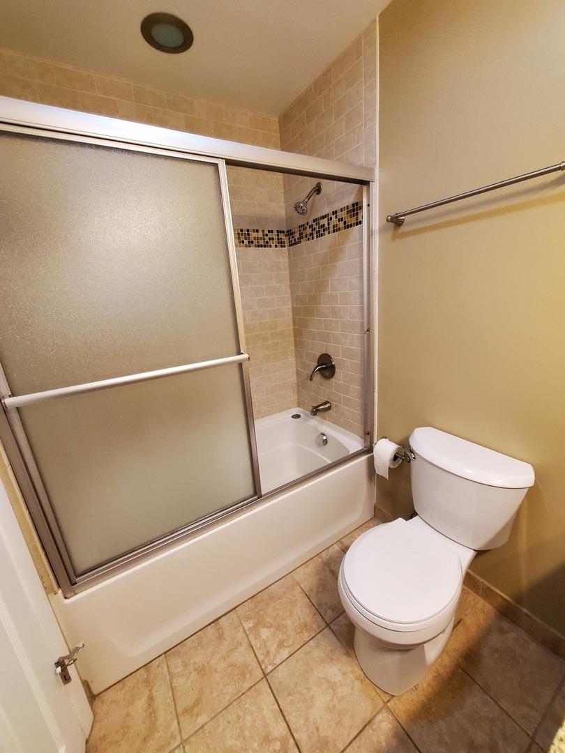Cherry Ln, Northbrook, IL 60062