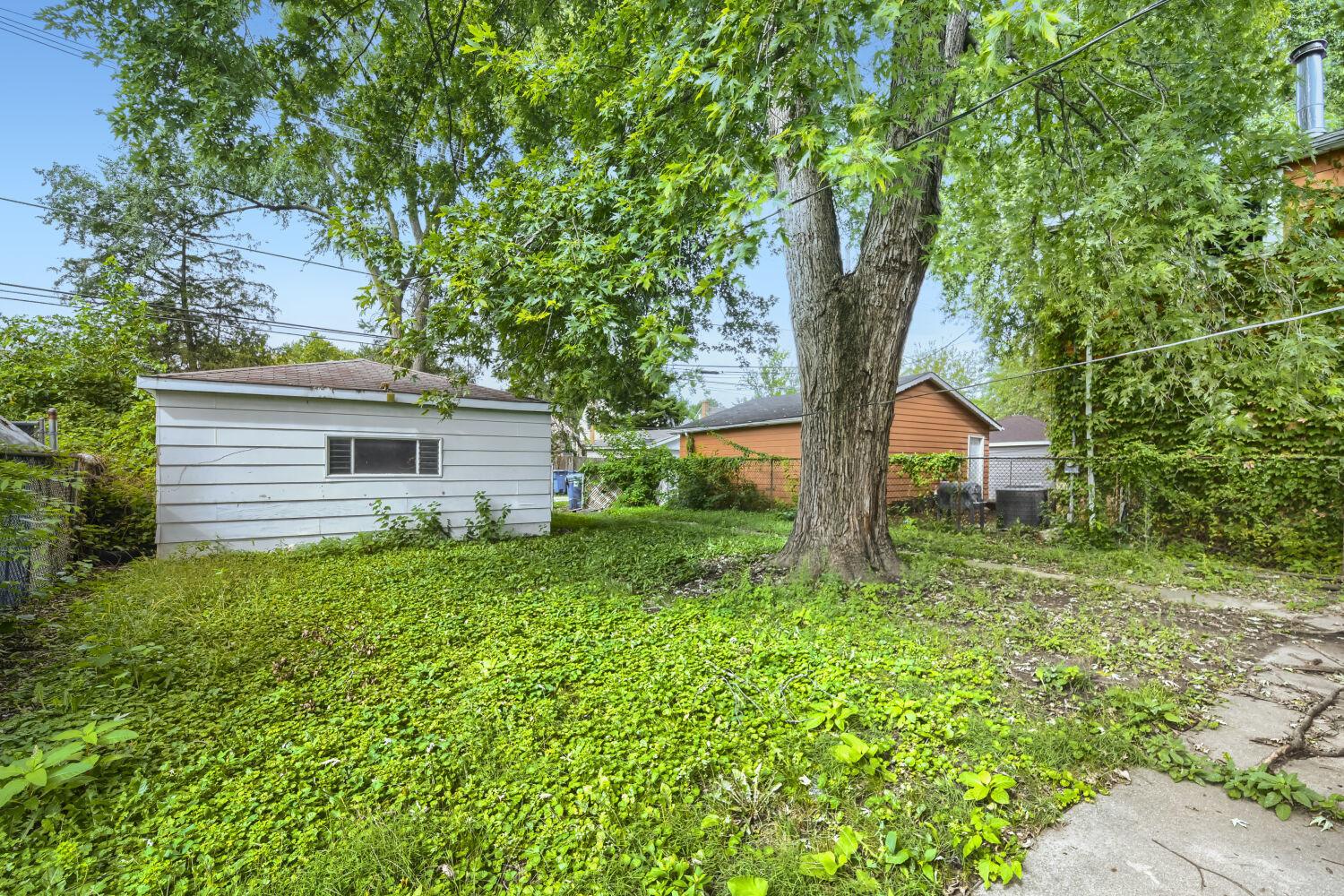 Forest Ave, Calumet City, IL 60409