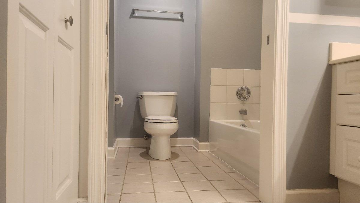 E 22nd St, Lombard, IL 60148