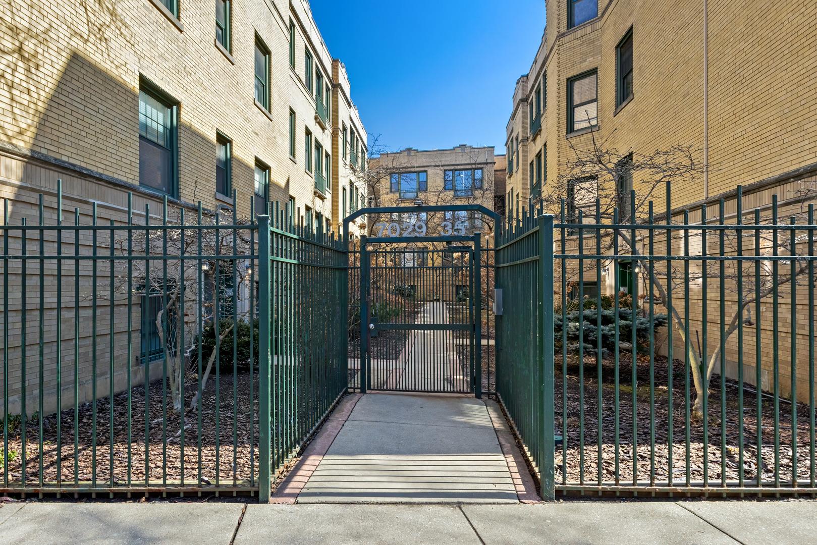N Sheridan Rd, Chicago, IL 60626