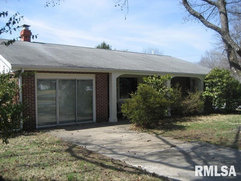 S Skyline Dr, Carbondale, IL 62901