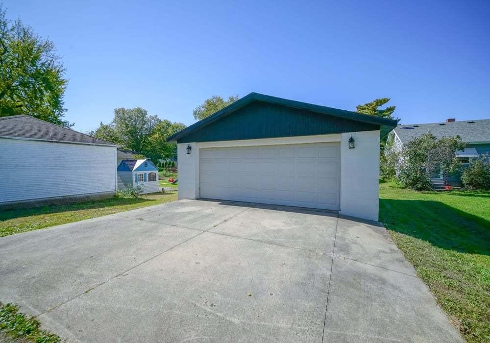 S Division Ave, Polo, IL 61064
