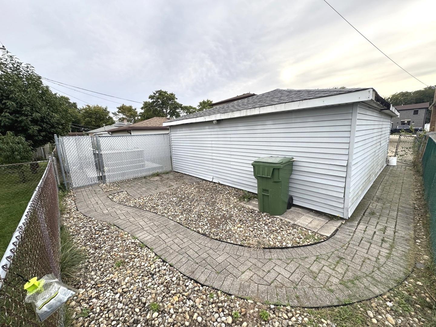 S Richmond Ave, Evergreen Park, IL 60805