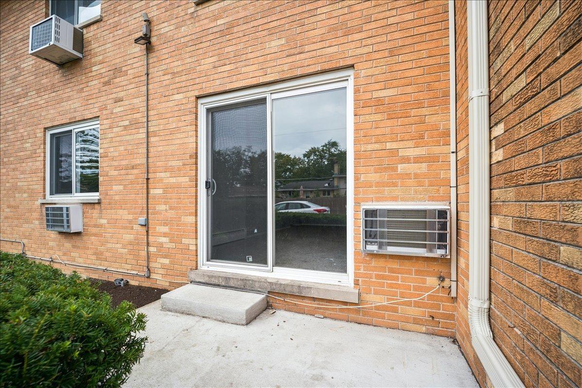 Elmhurst Rd, Des Plaines, IL 60016