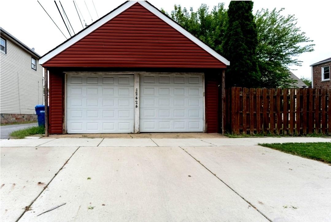 Maple Ave, Blue Island, IL 60406