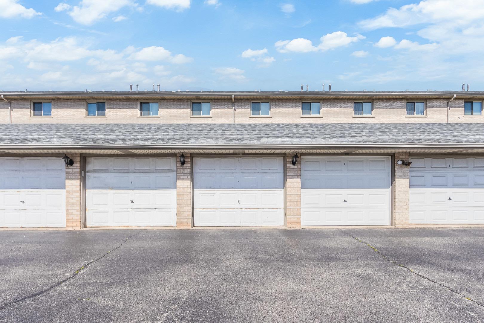 S 79th Ave, Hickory Hills, IL 60457