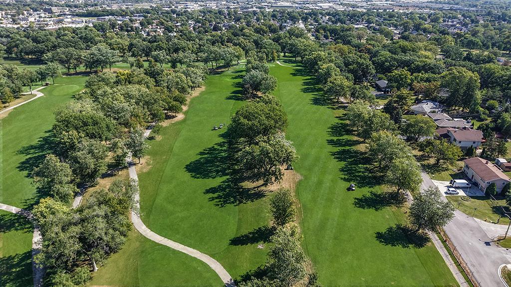 S 84th Ter, Palos Hills, IL 60465