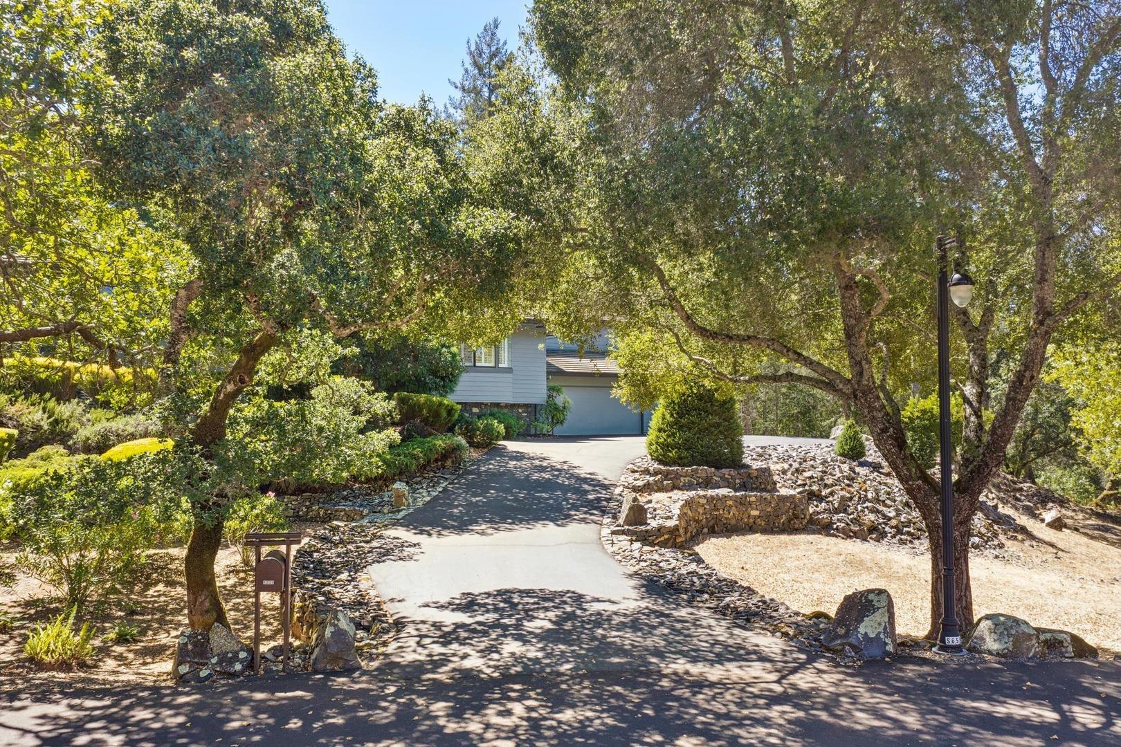 White Oak Dr, Santa Rosa, CA 95409
