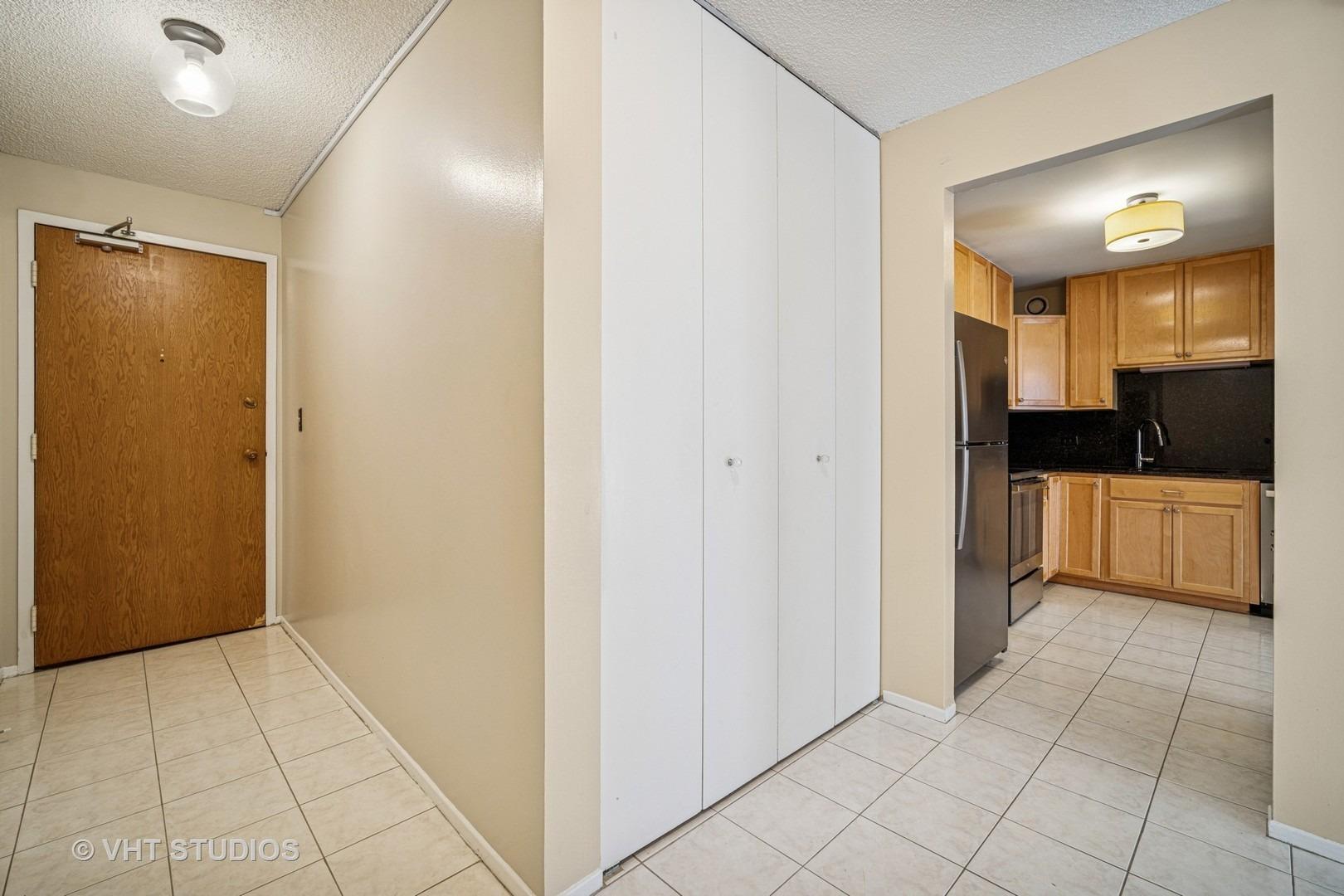 W Huron St, Chicago, IL 60654