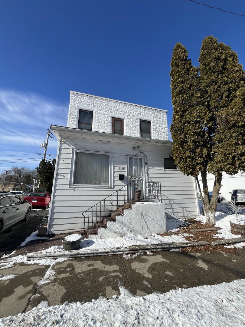 S Genesee St, Waukegan, IL 60085