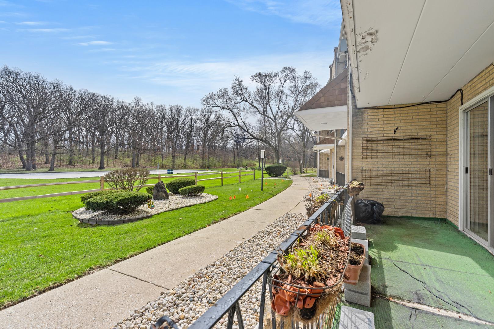 S 86th Ave, Hickory Hills, IL 60457