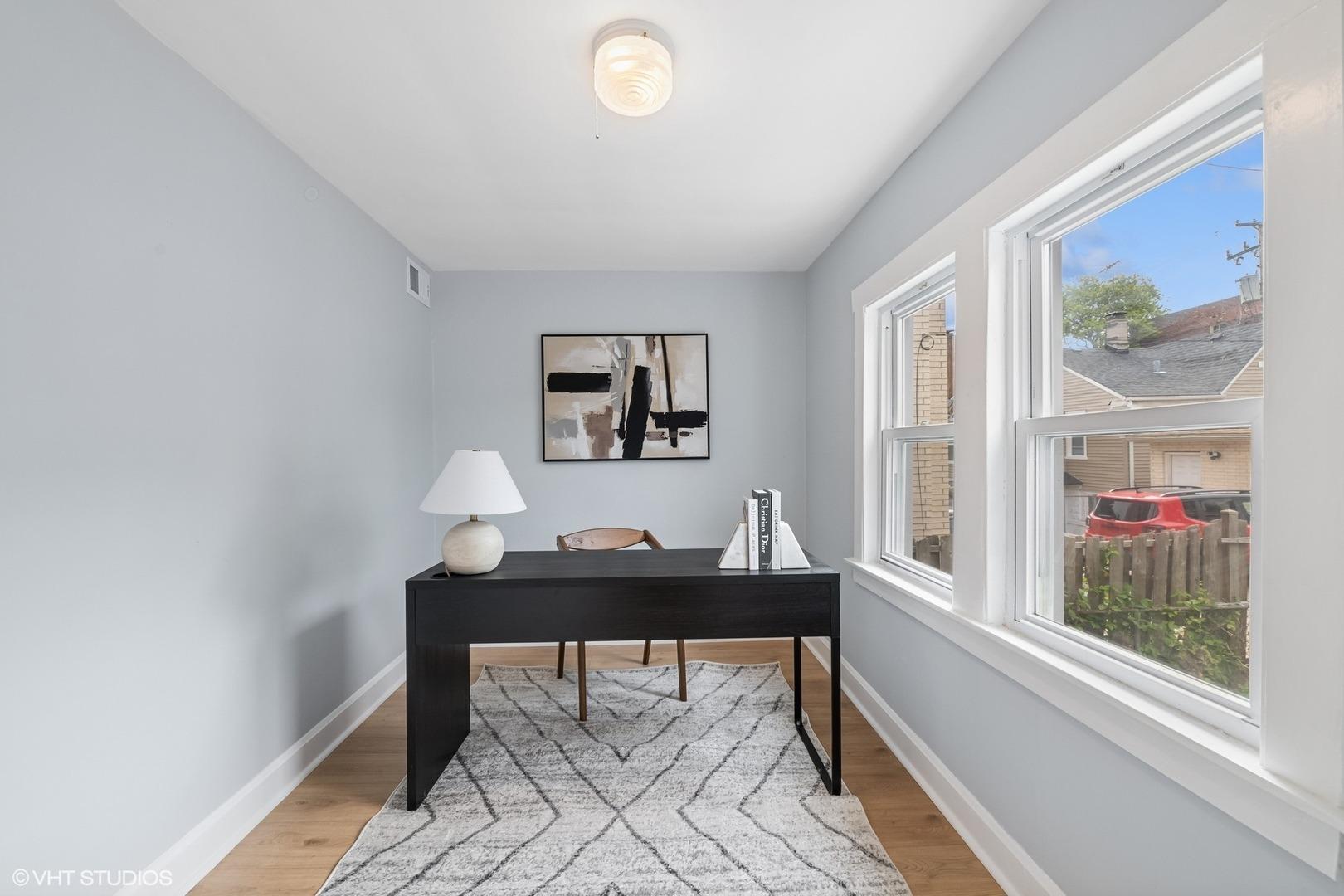 W Cuyler Ave, Chicago, IL 60634