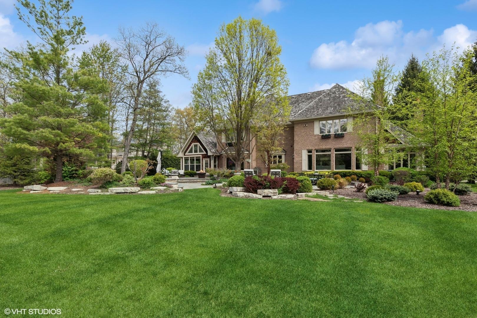 Gavin Ct, Lake Forest, IL 60045