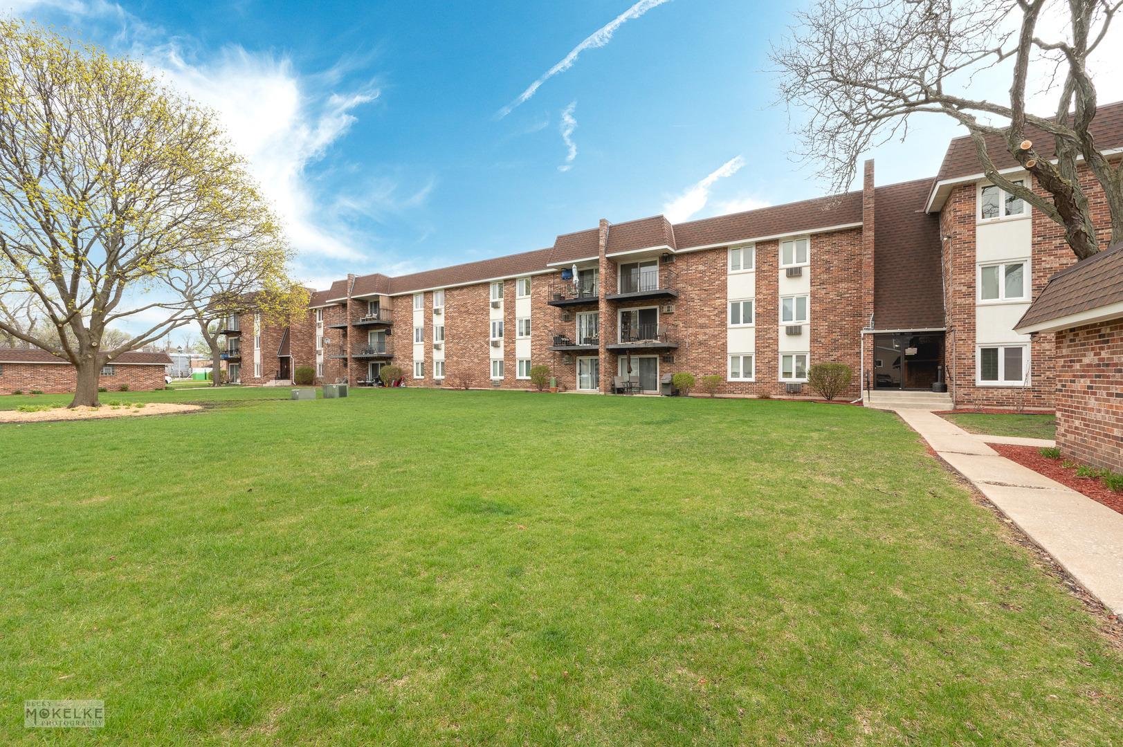 S Lorraine Rd, Wheaton, IL 60189