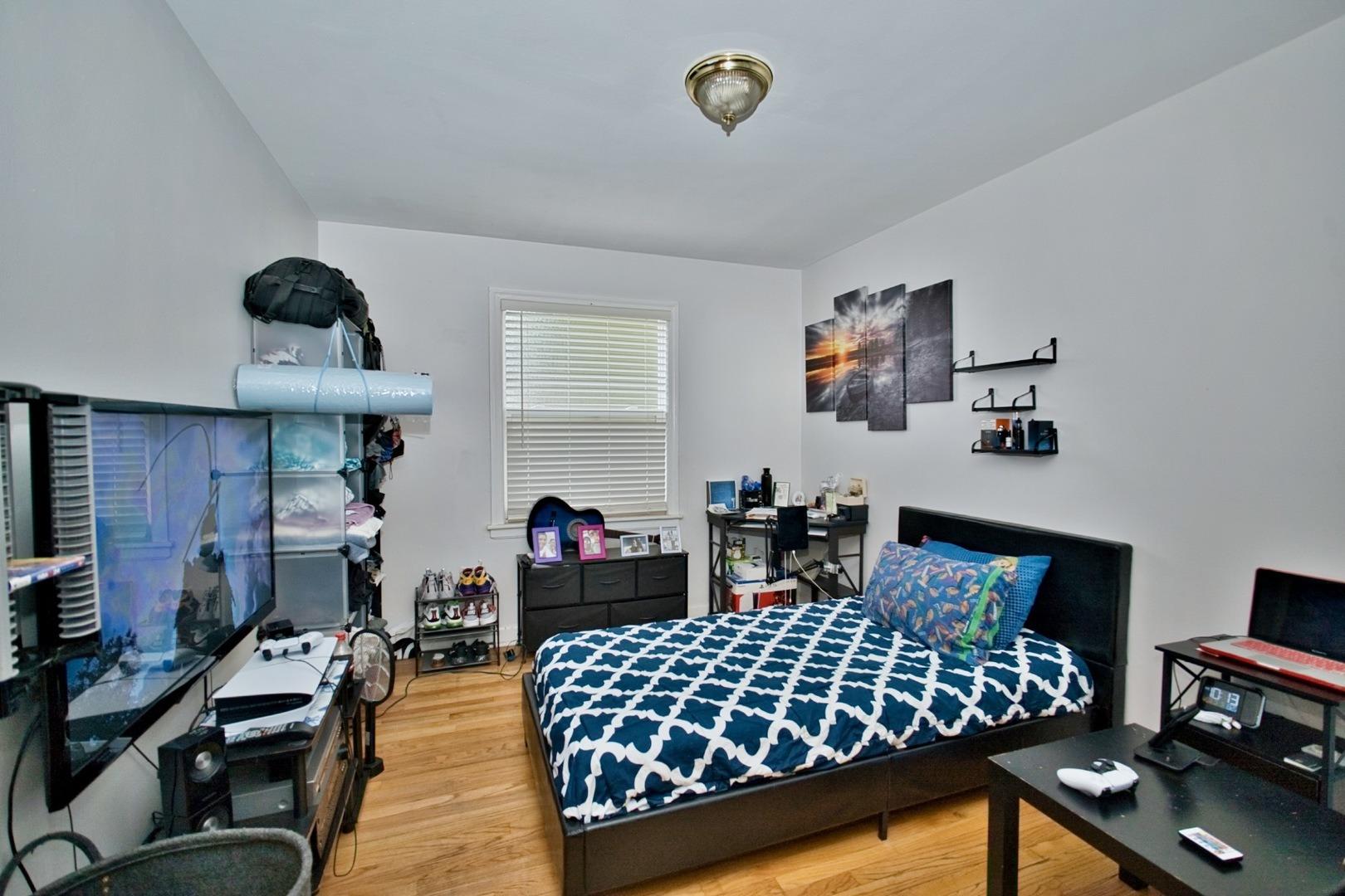 W Farragut Ave, Chicago, IL 60625