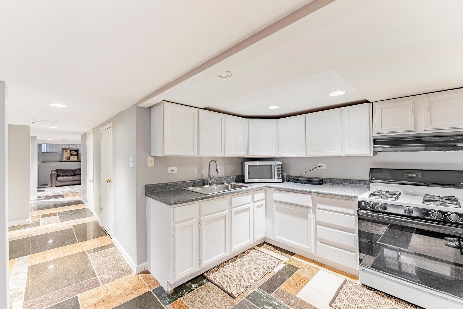 S Normandy Ave, Chicago, IL 60638