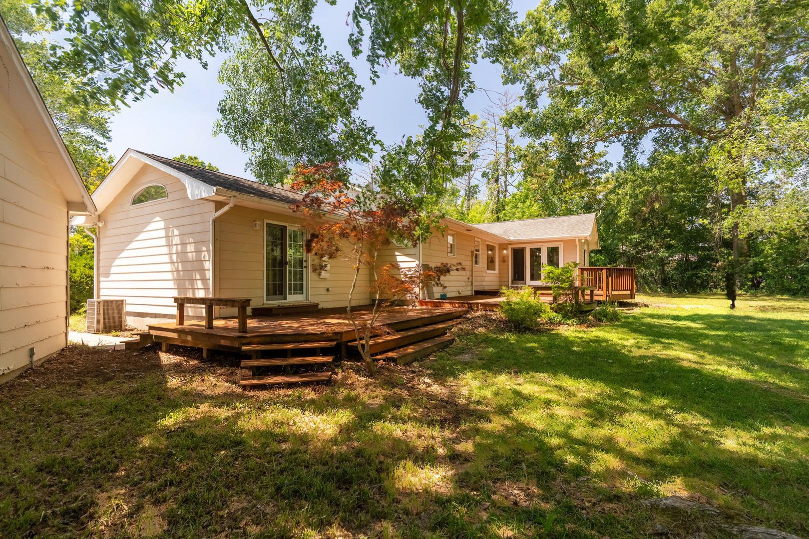 Peachtree Ln, Carbondale, IL 62902