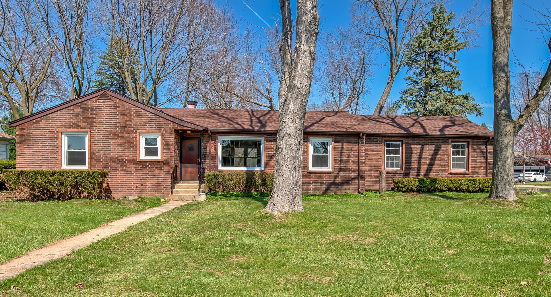Reese Ave, East Dundee, IL 60118