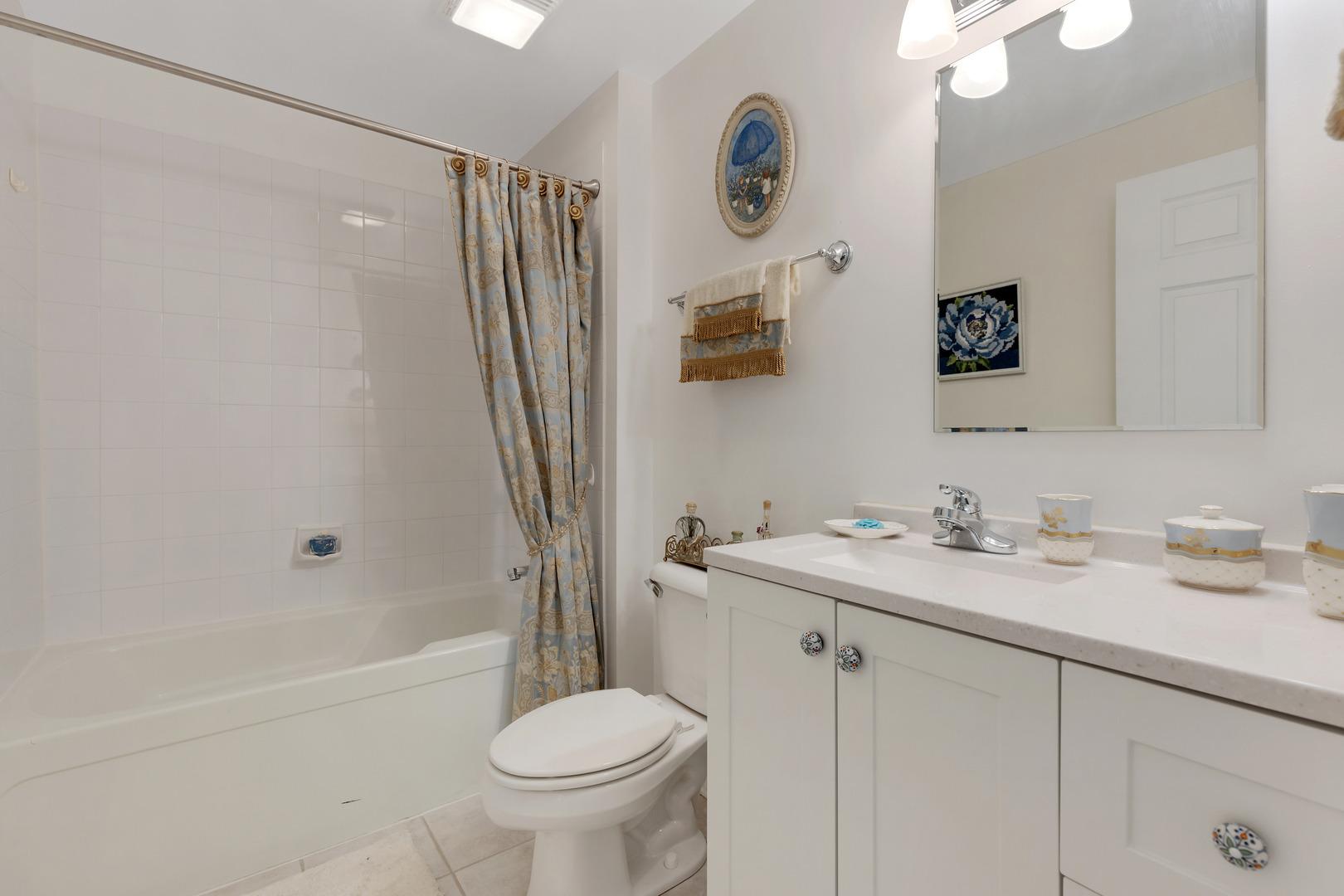 Callie Ave, Morton Grove, IL 60053