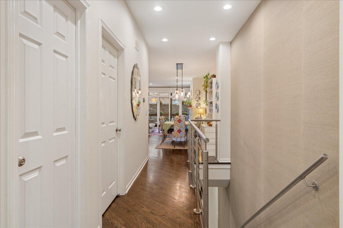 W Wrightwood Ave, Chicago, IL 60614