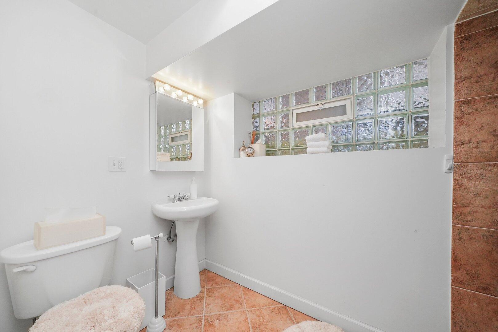 S Woodlawn Ave, Chicago, IL 60637