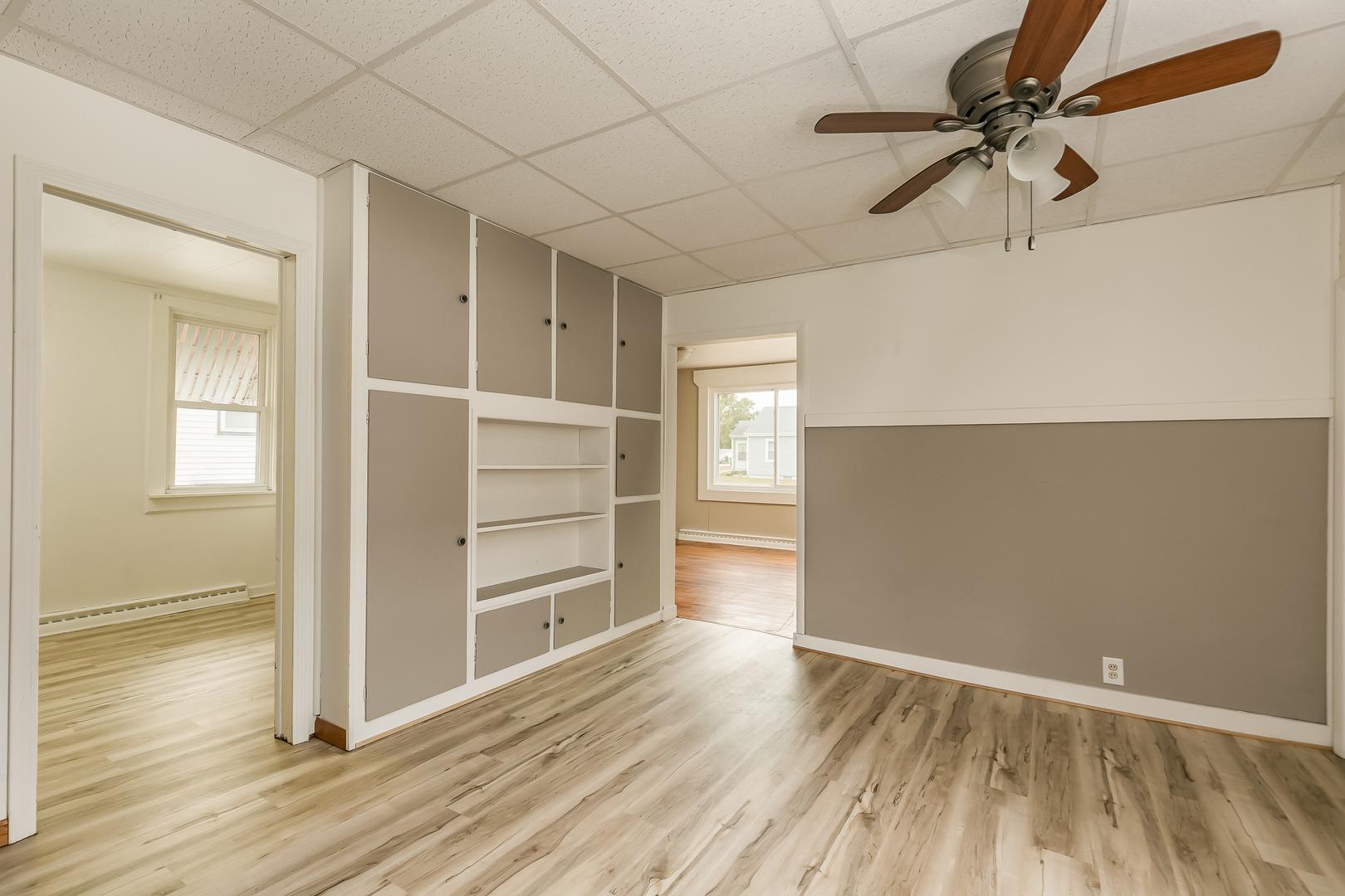 10th Ave, Colona, IL 61241