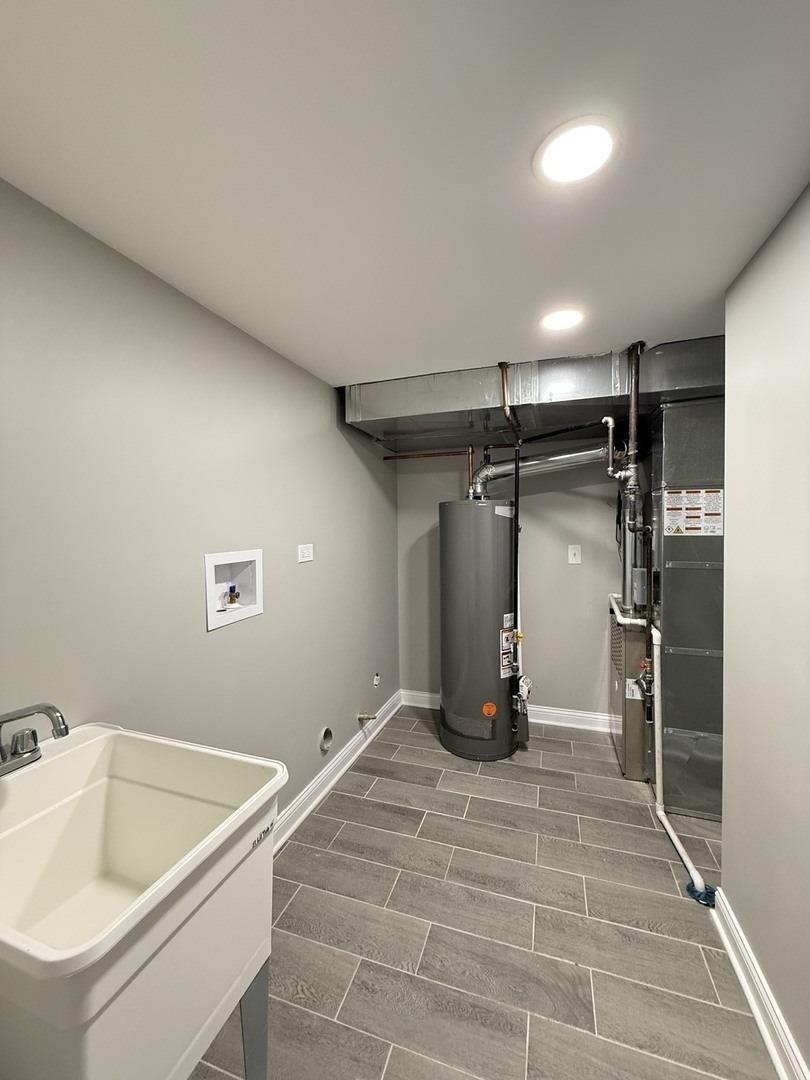 N Merrimac Ave, Chicago, IL 60646