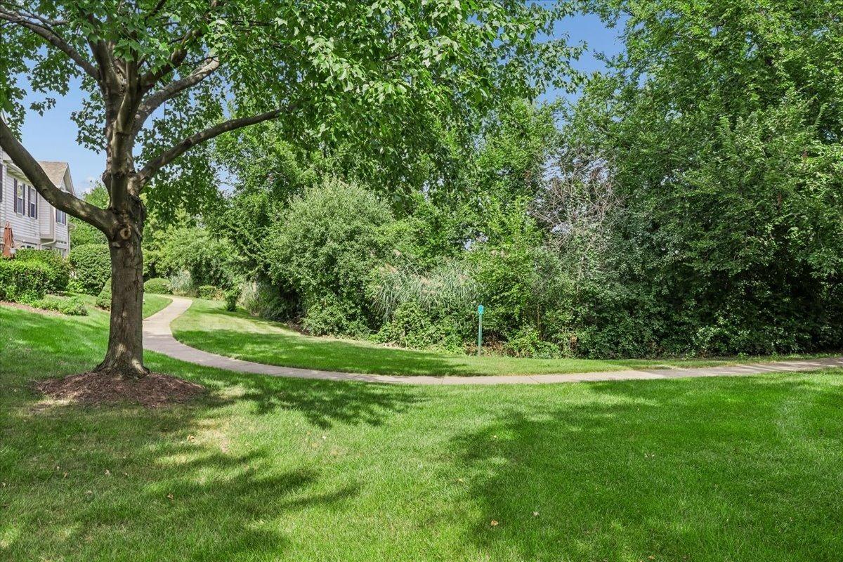 Heron Ave, Schaumburg, IL 60193