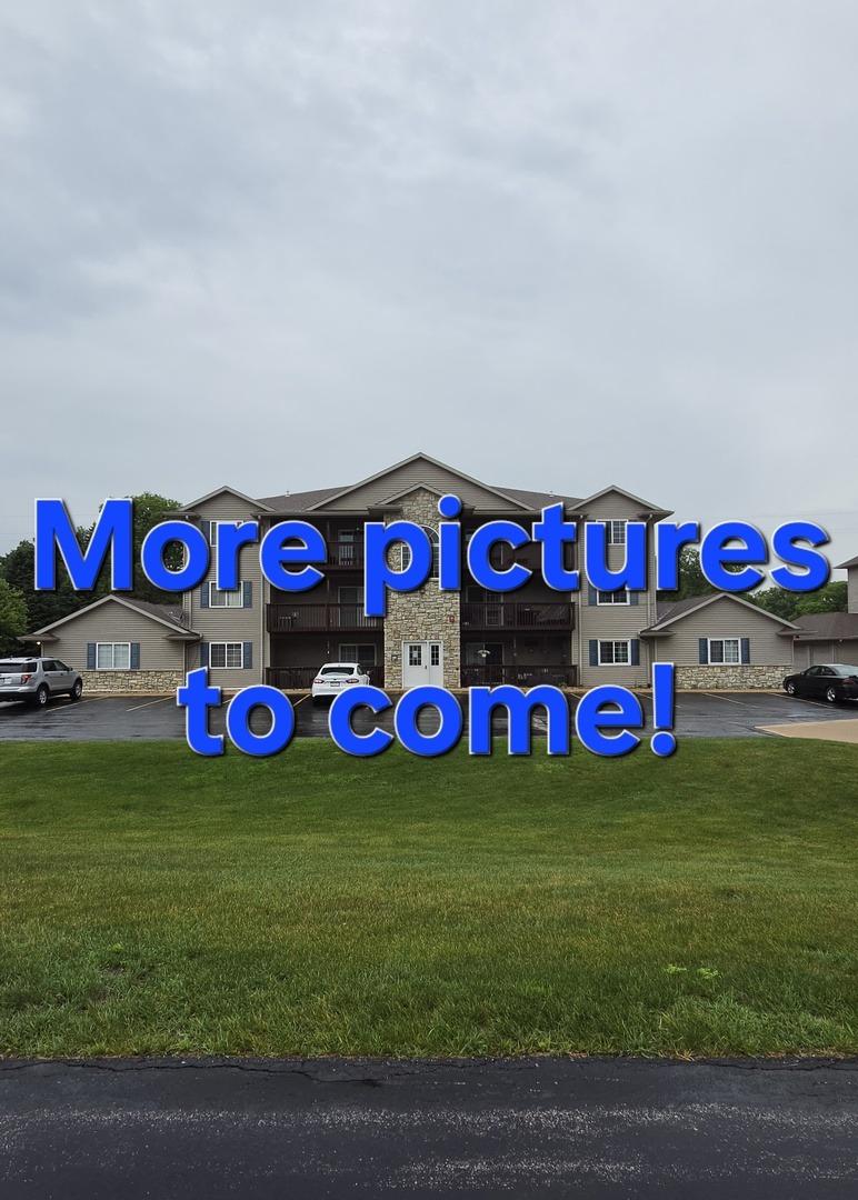E Price St, Eldridge, IA 52748
