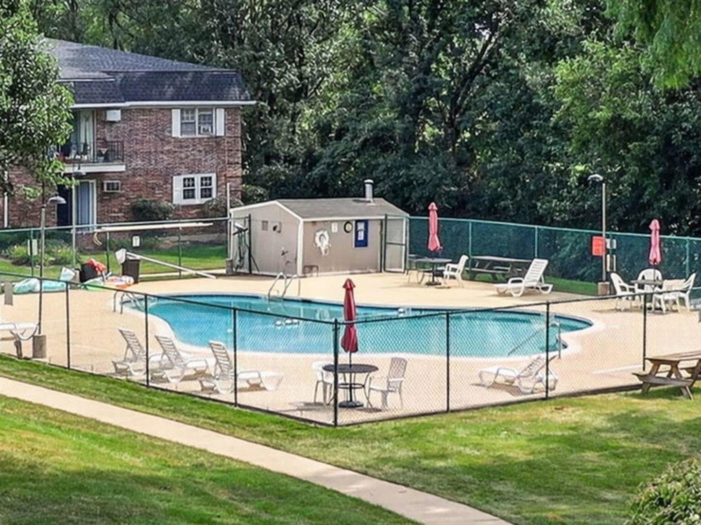 Ogden Ave, Downers Grove, IL 60515