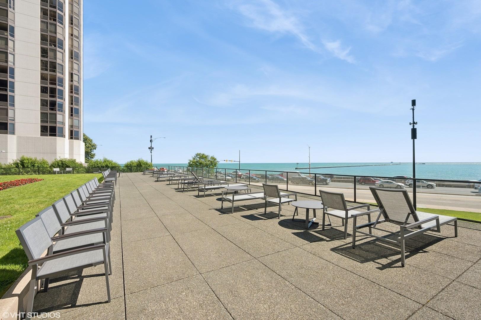 N Lake Shore Dr, Chicago, IL 60611