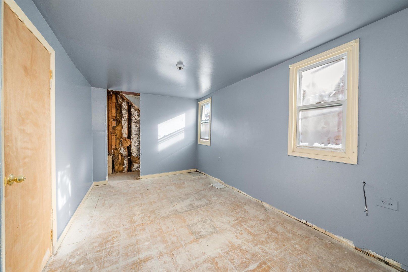 S Saginaw Ave, Chicago, IL 60617