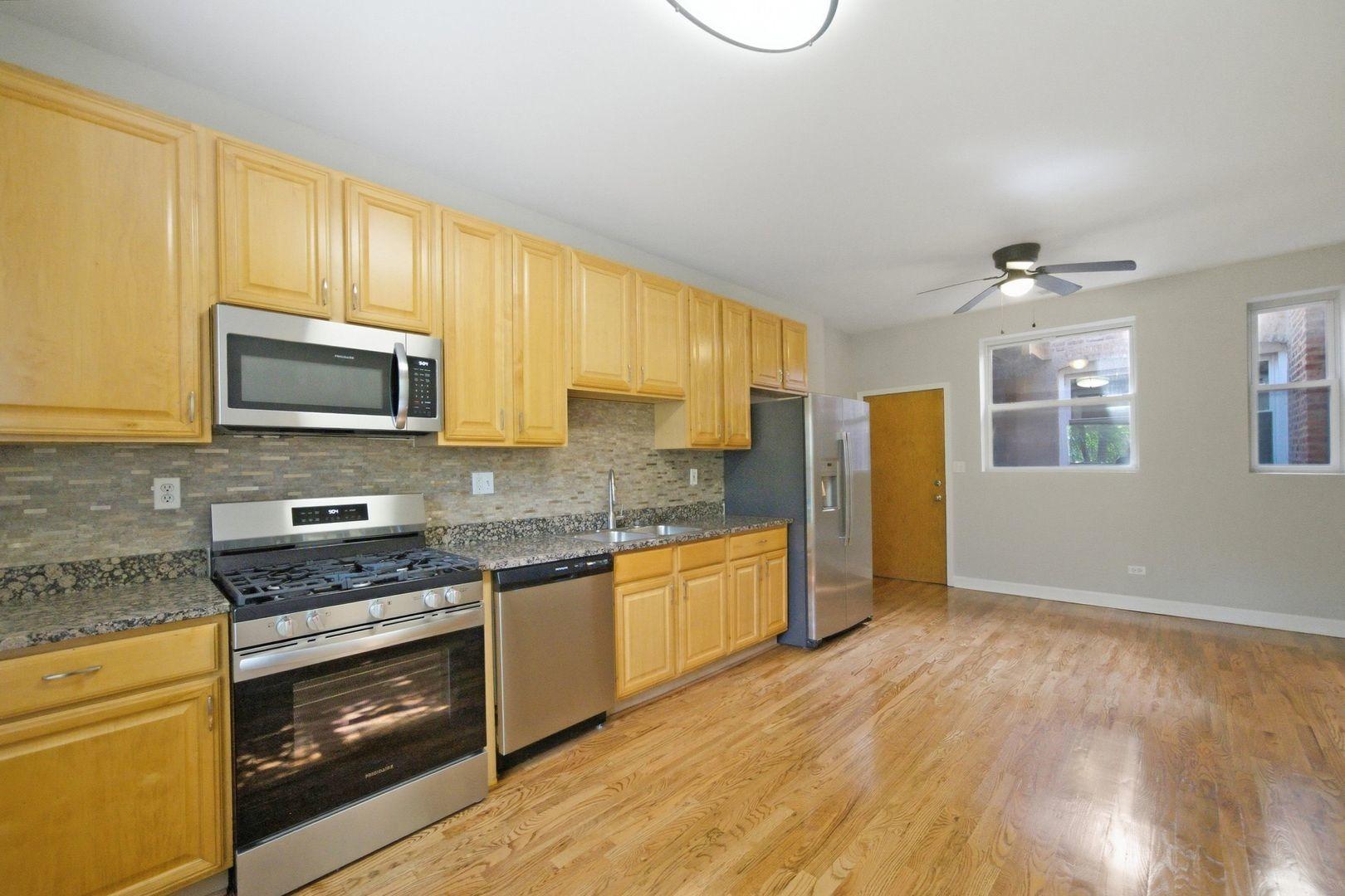 S Indiana Ave, Chicago, IL 60615