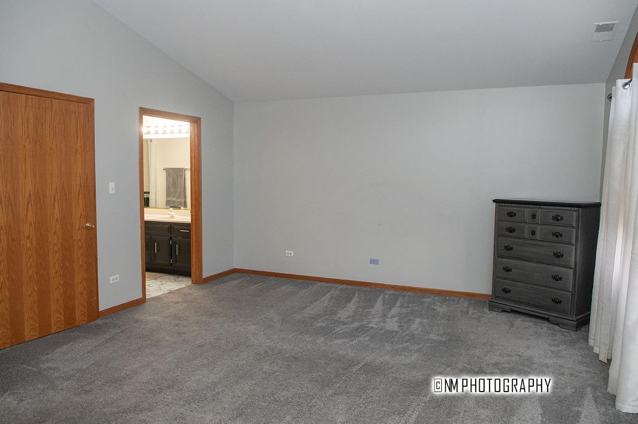 Pine Cone Dr, Tinley Park, IL 60477
