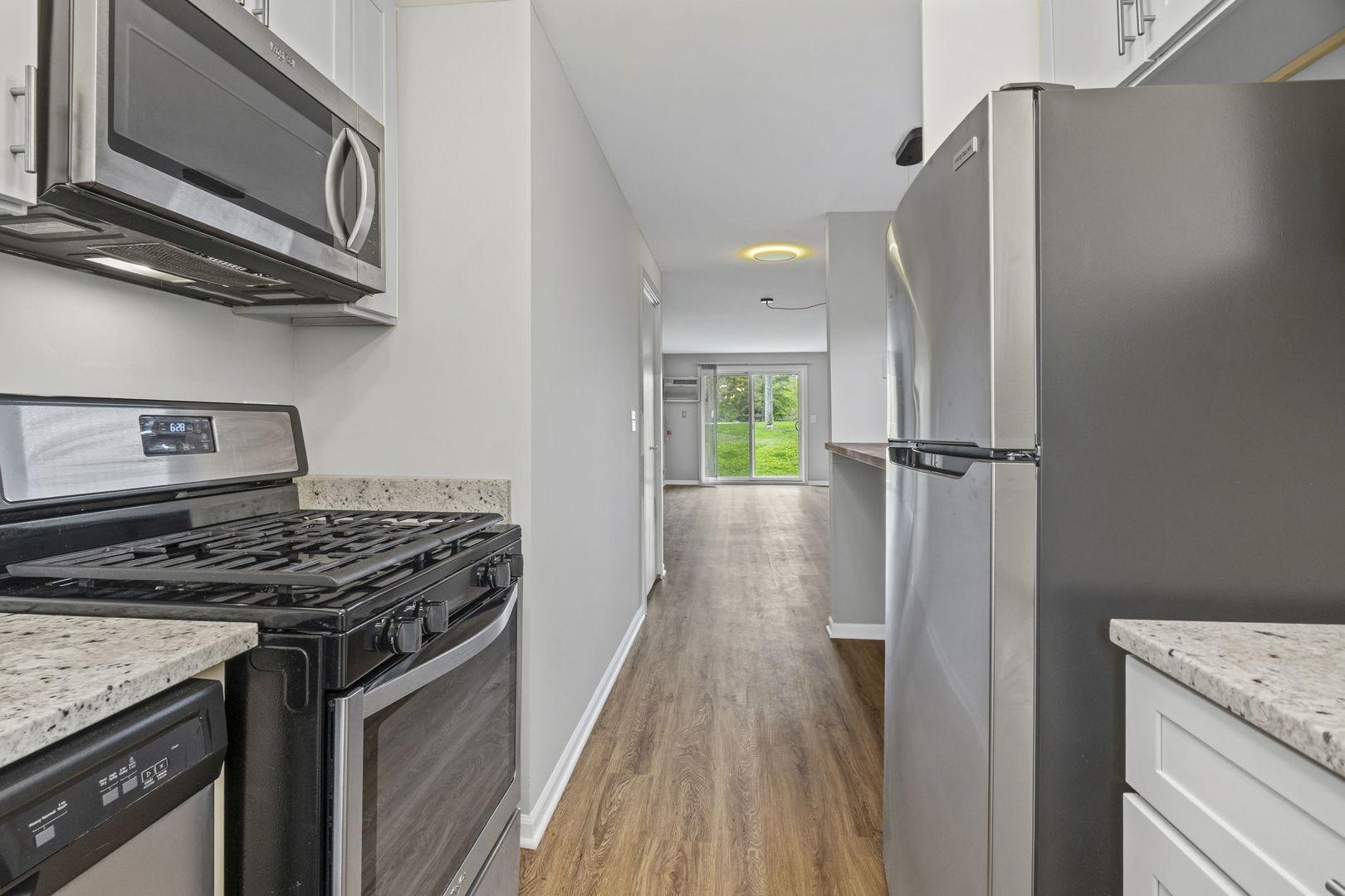 Terrace Ct, Elgin, IL 60120