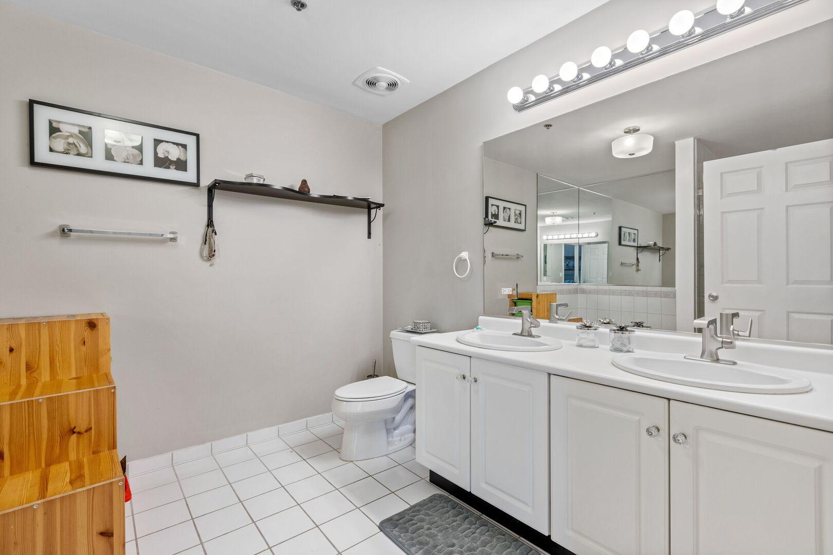 Manchester Dr, Buffalo Grove, IL 60089