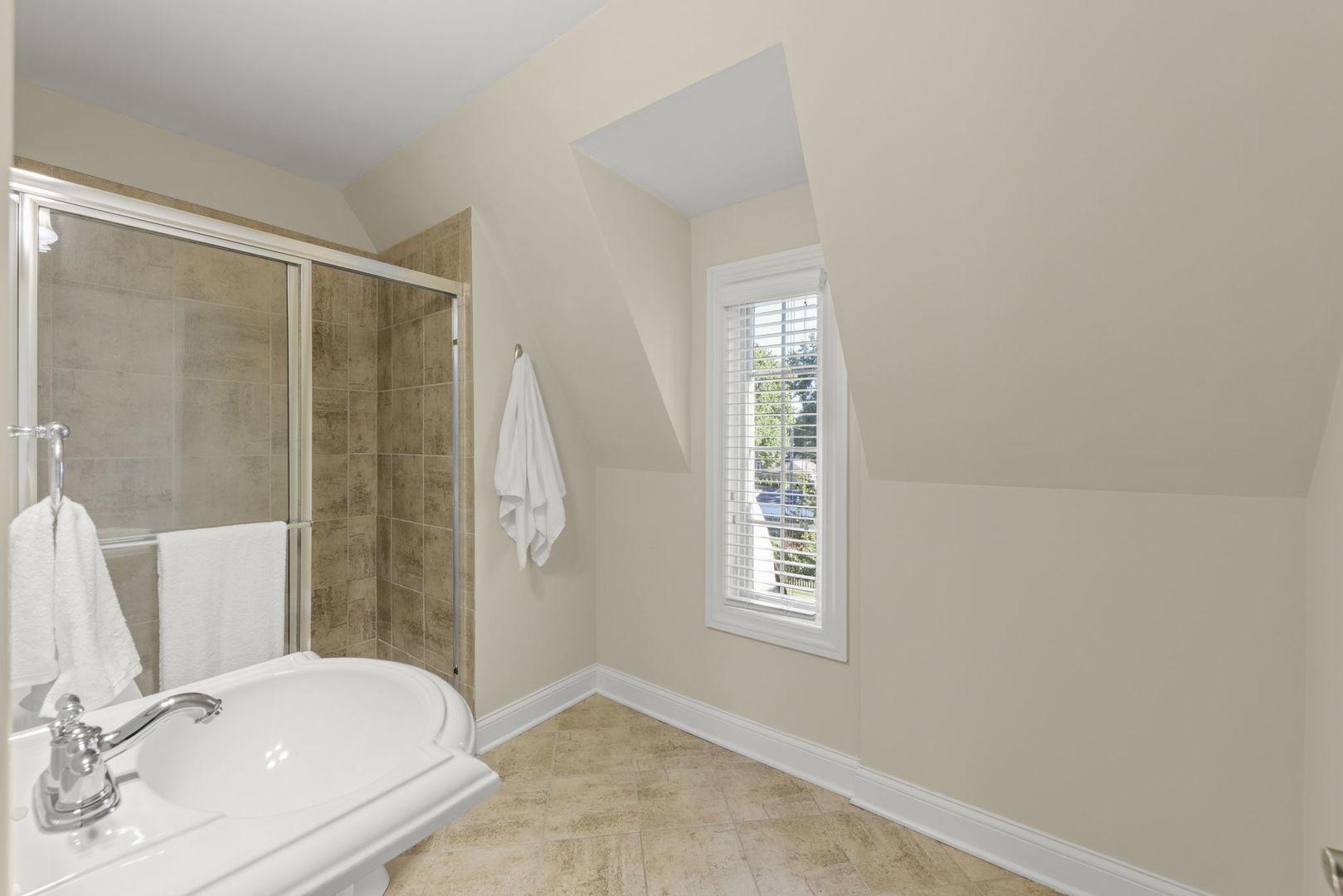 N Ellsworth St, Naperville, IL 60563