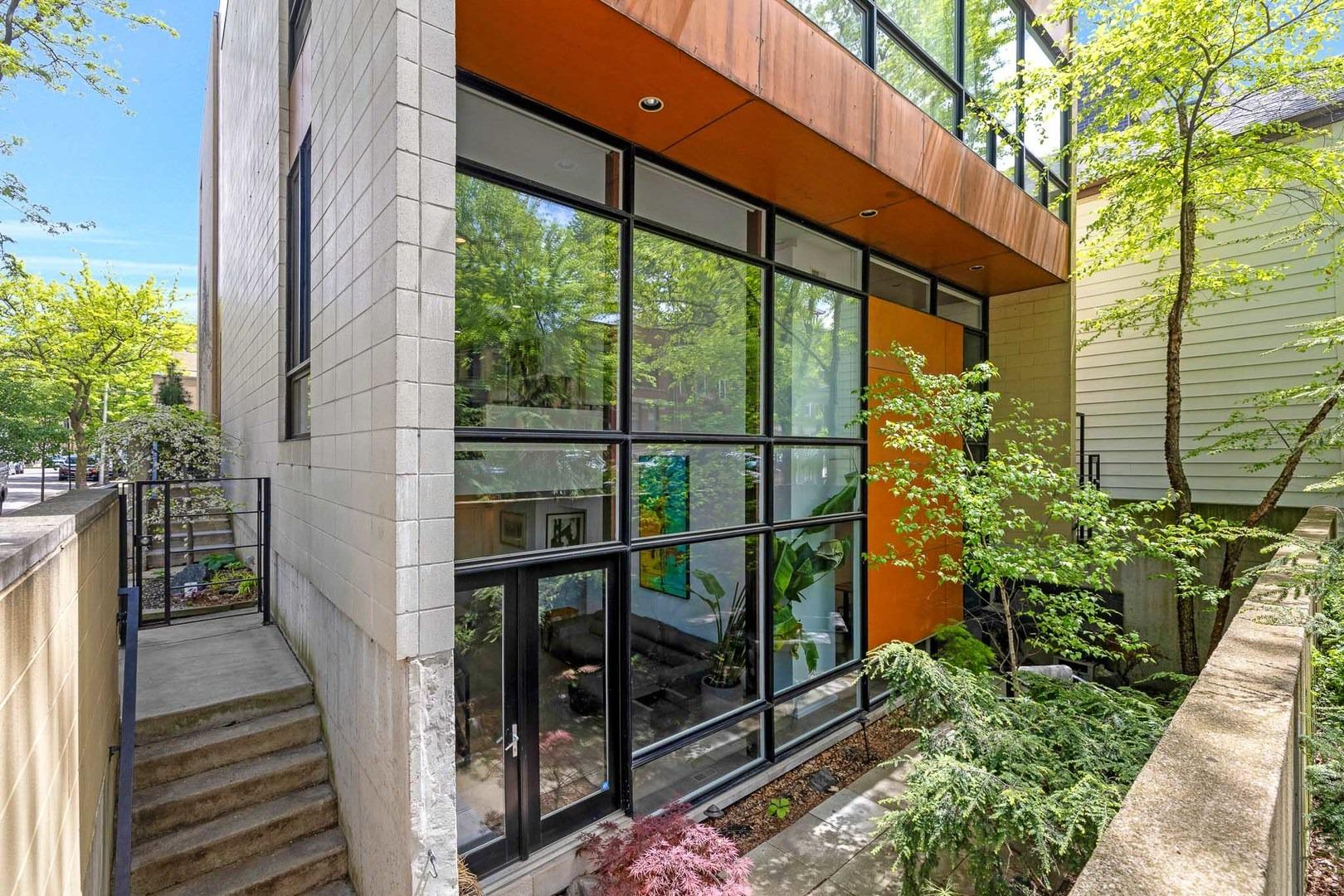 N Hermitage Ave, Chicago, IL 60622