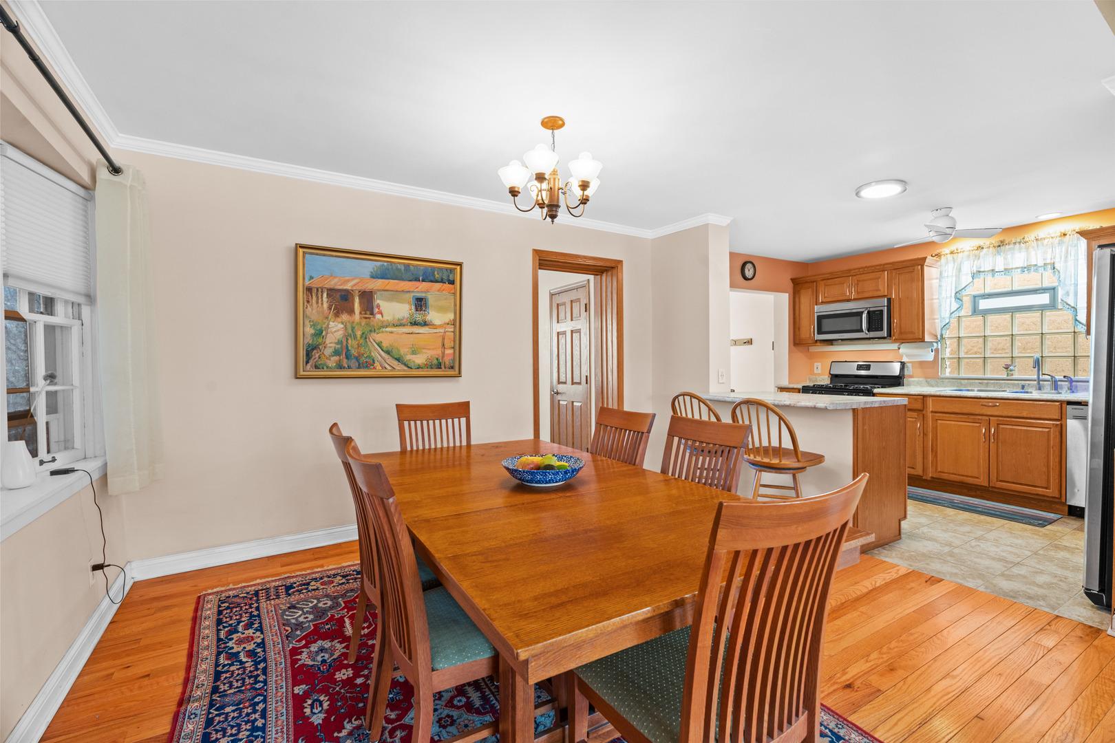 S Cregier Ave, Chicago, IL 60649