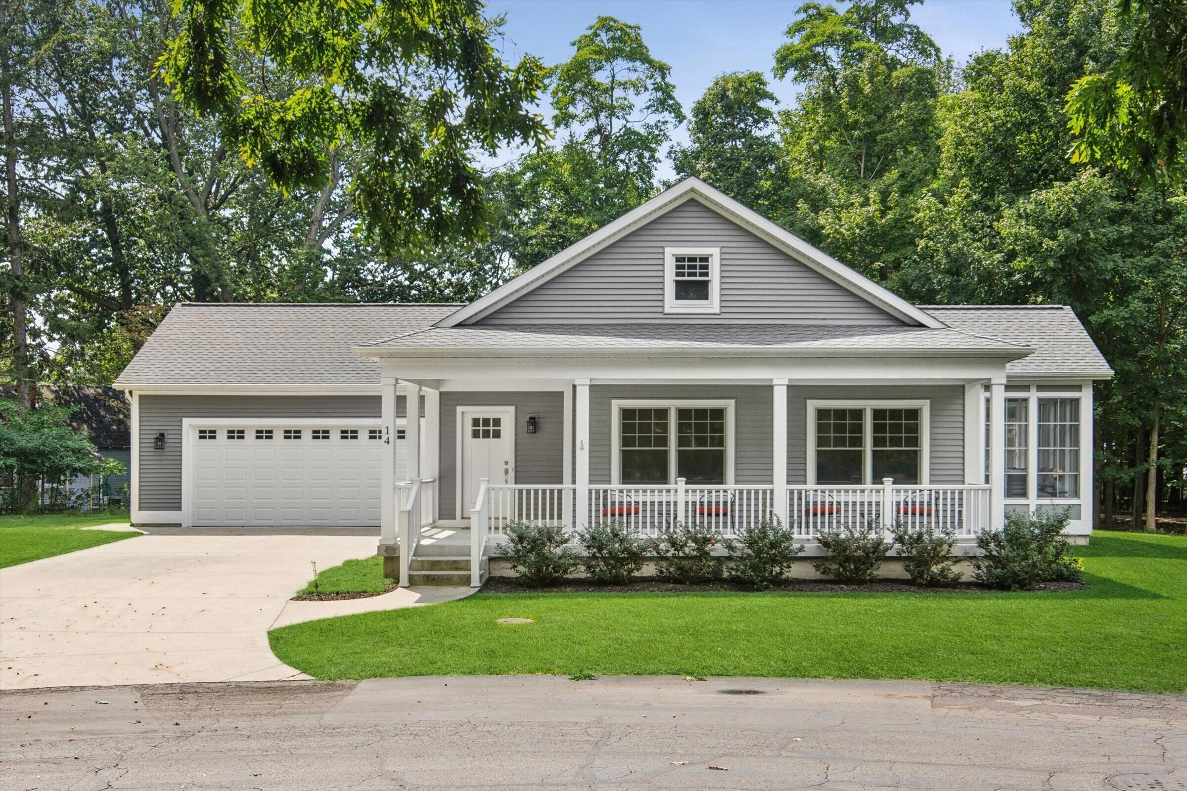 N Shore Dr, South Haven, MI 49090