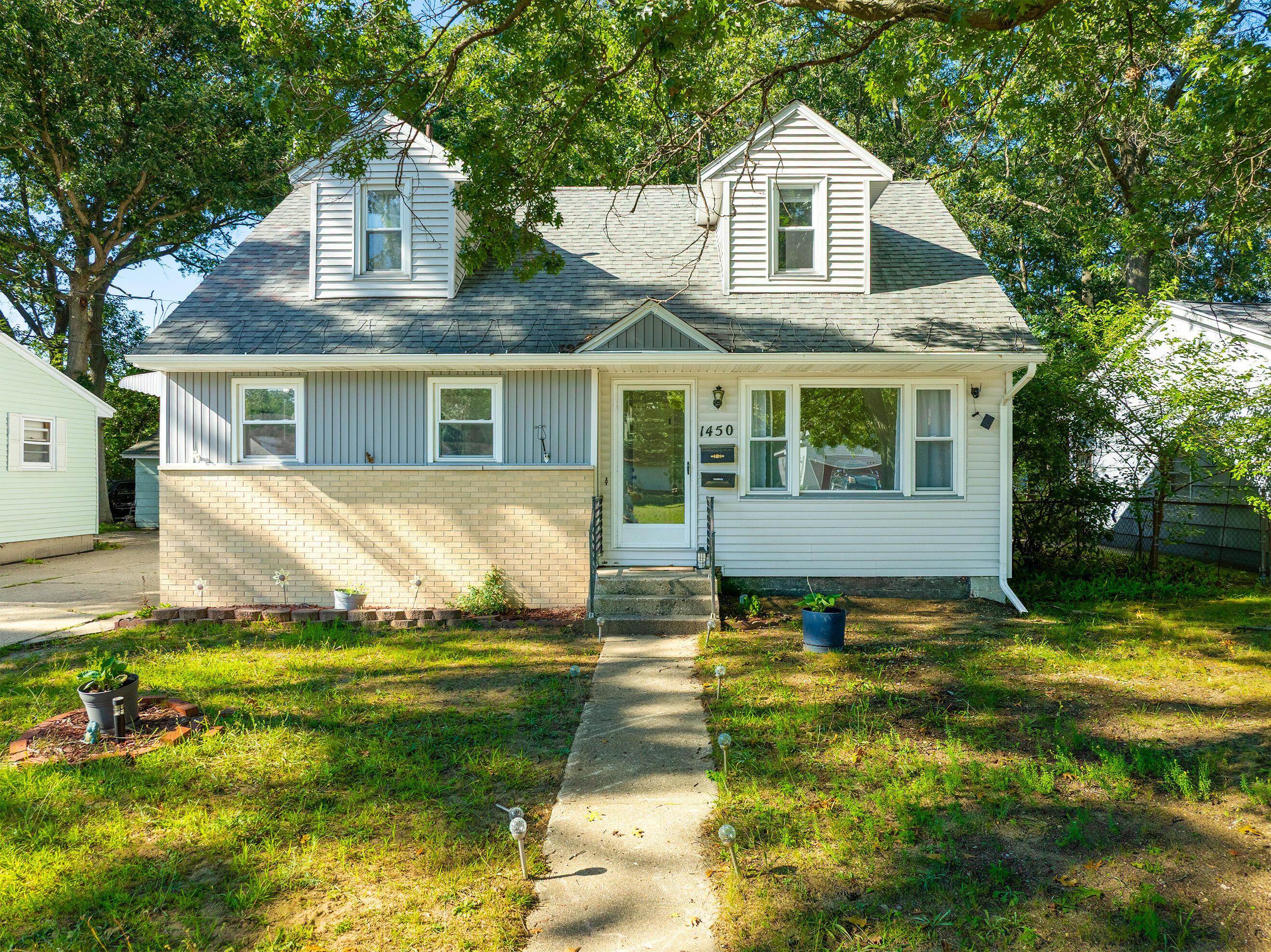 Wesley Ave, Muskegon, MI 49442