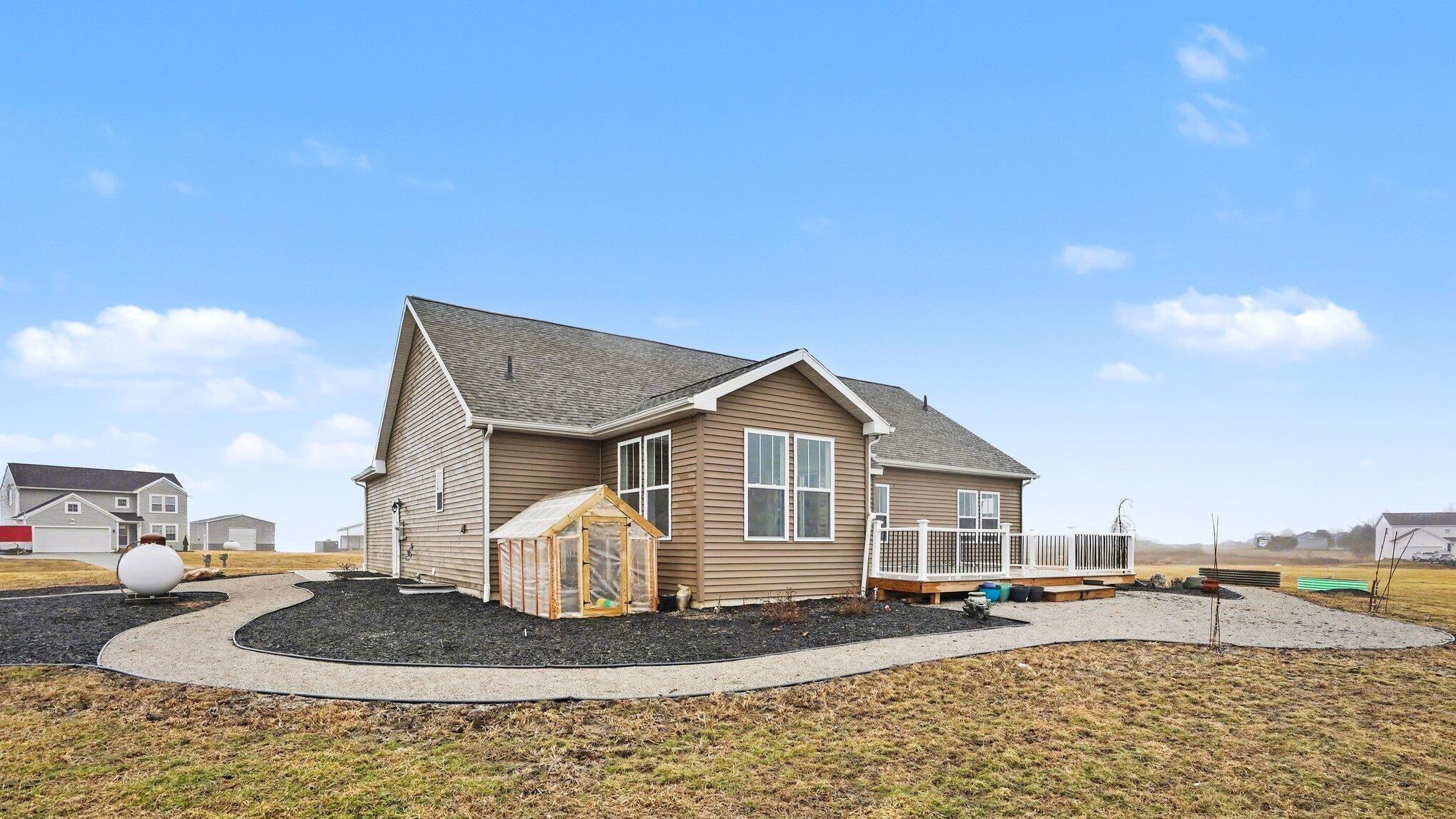 Country Dr, Manchester, MI 48158