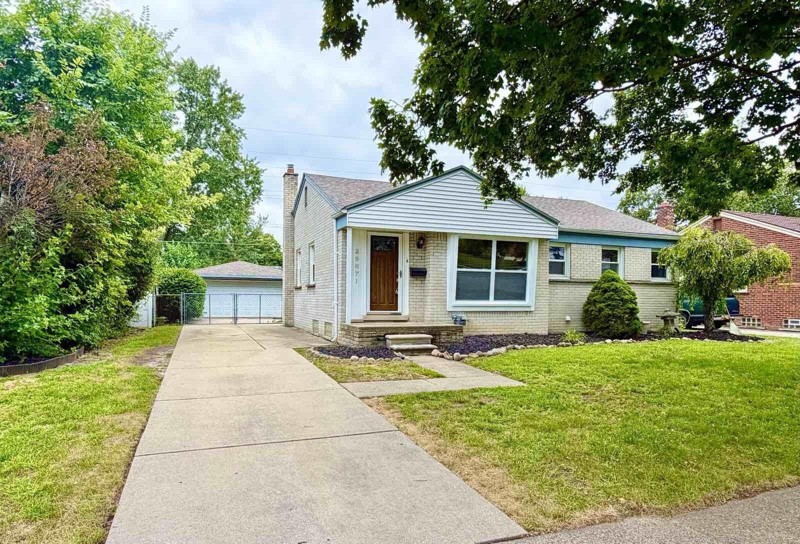 Macintyre St, Livonia, MI 48150