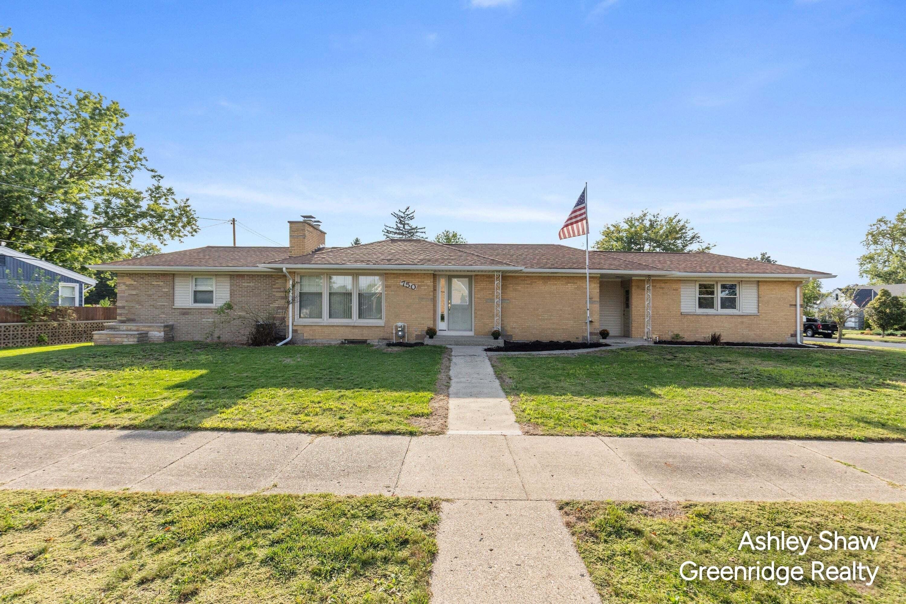 Pine Ave, Holland, MI 49423