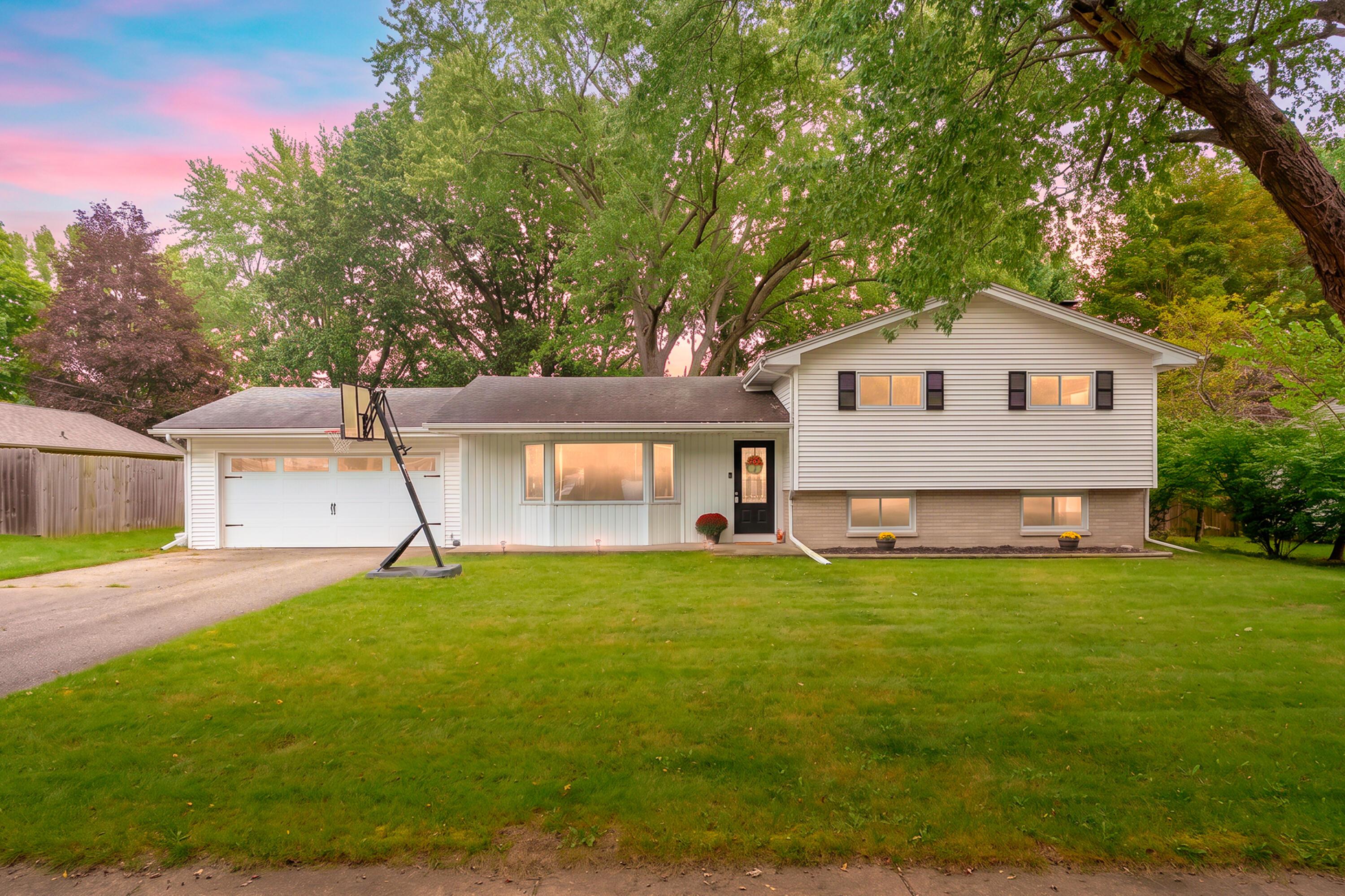Lovers Ln, Portage, MI 49002
