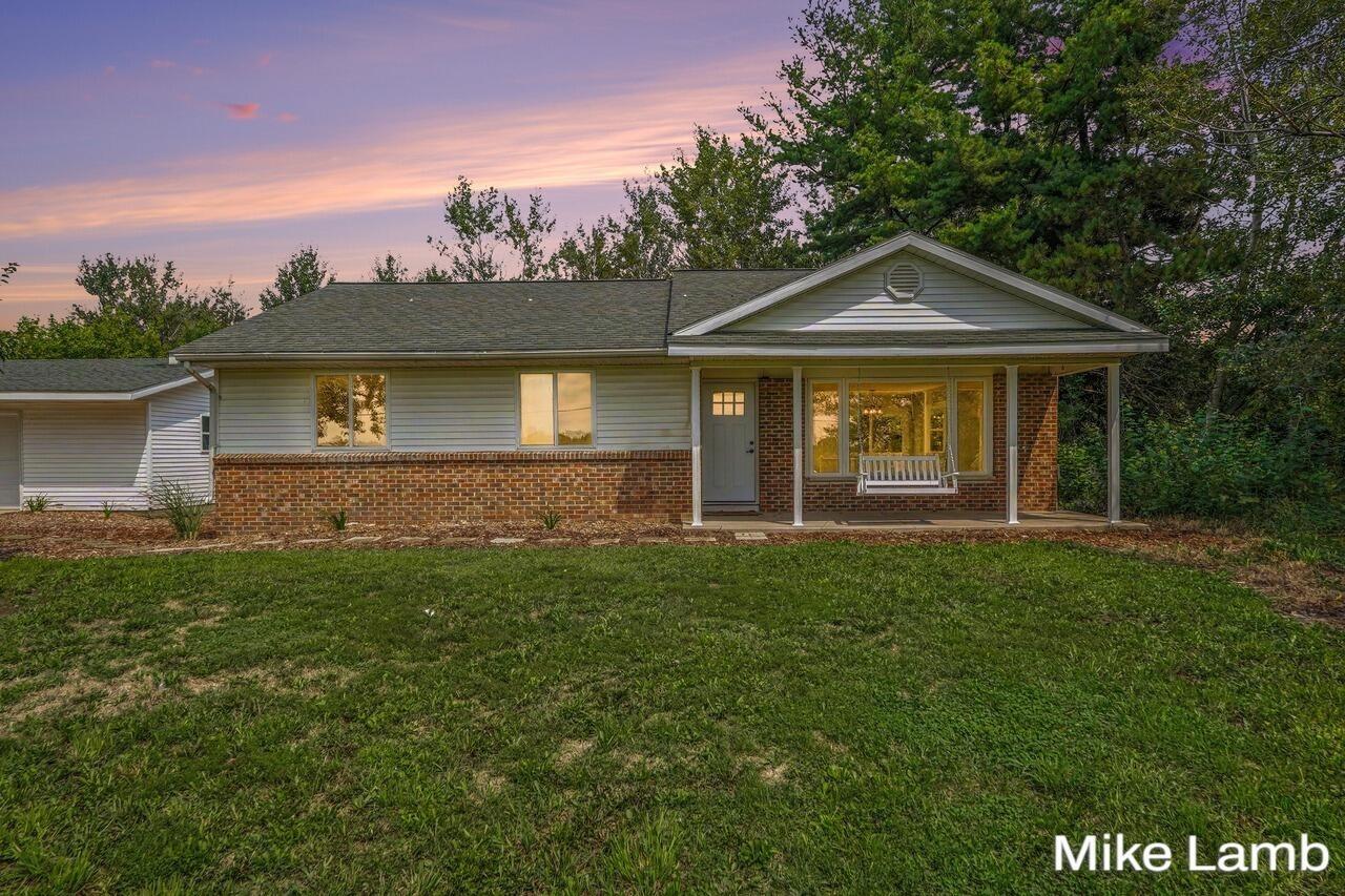 Hall Rd, Casnovia, MI 49318