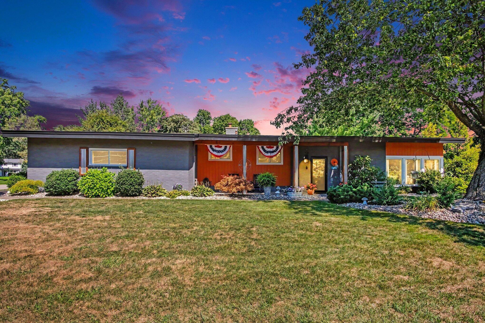 Blythefield Ave Ne, Rockford, MI 49341