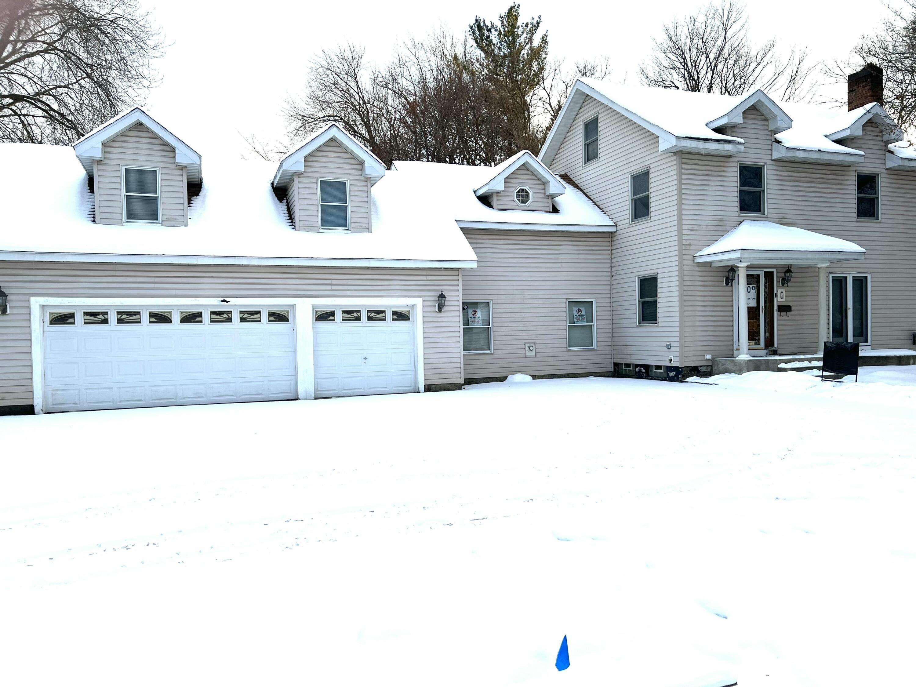 S Genesee Dr, Lansing, MI 48915