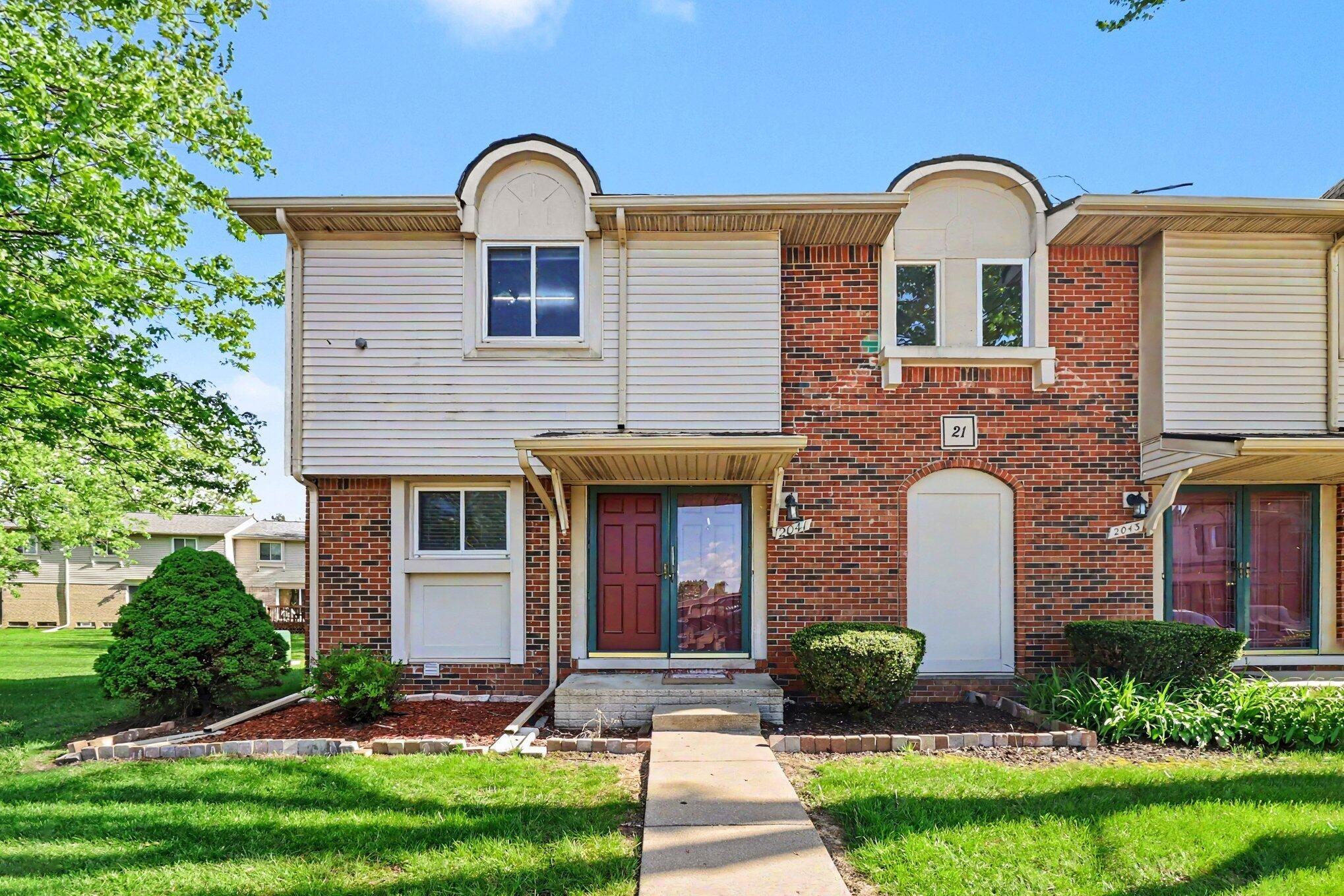 W Franklin Dr, Canton, MI 48187