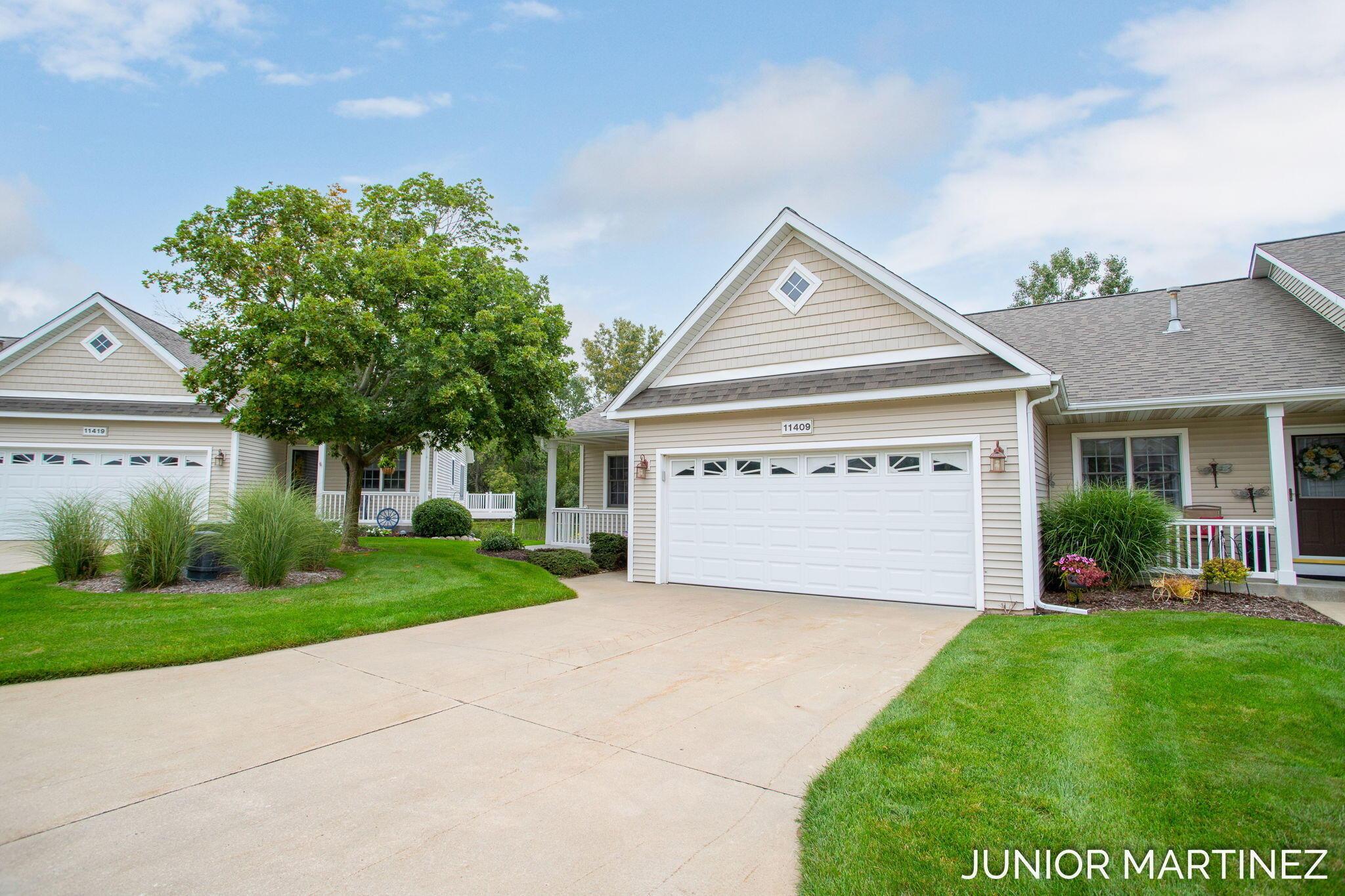 N Lake Dr, Holland, MI 49424